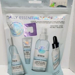 DAILY ESSENTIALS FACE CARE TRAVEL KIT